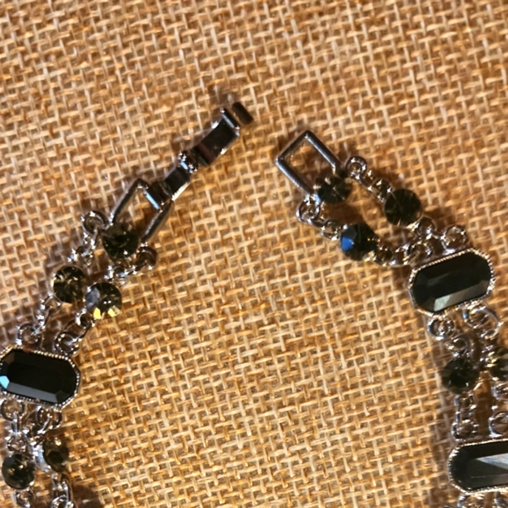 Cookie Lee Women's Black Crystal and Silver Bracelet NWOT - Picture 6 of 6